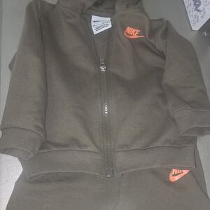 Hunter Green- Nike warm up outfit